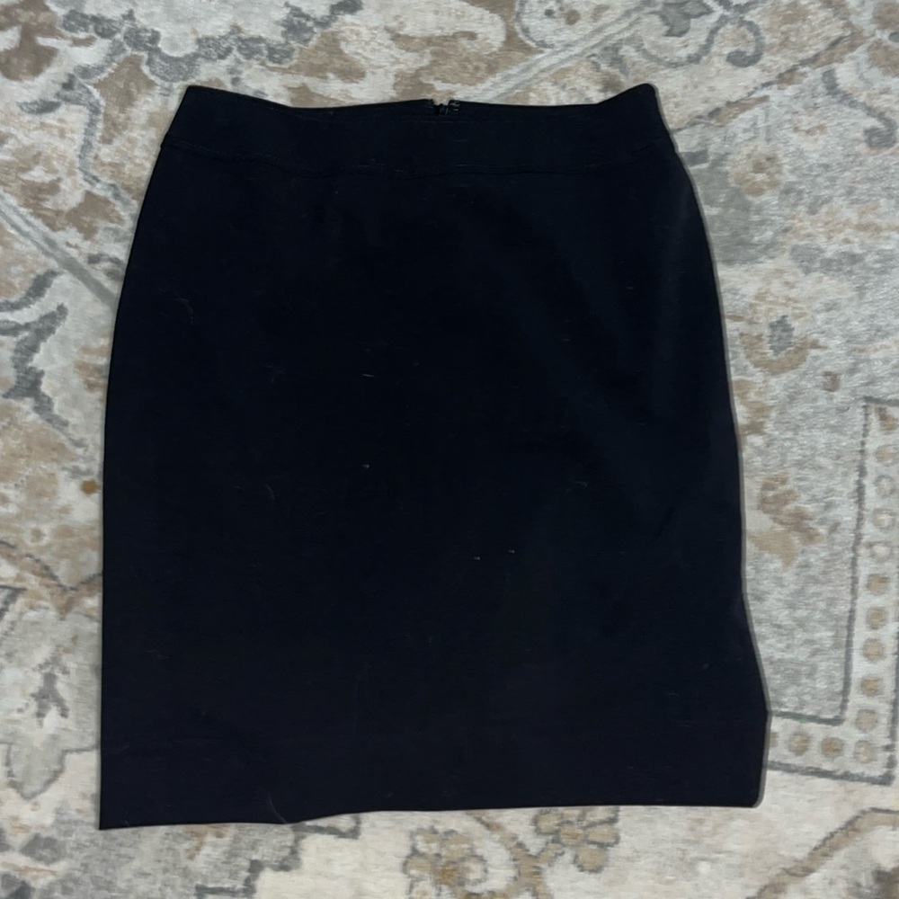Black business skirt size 4